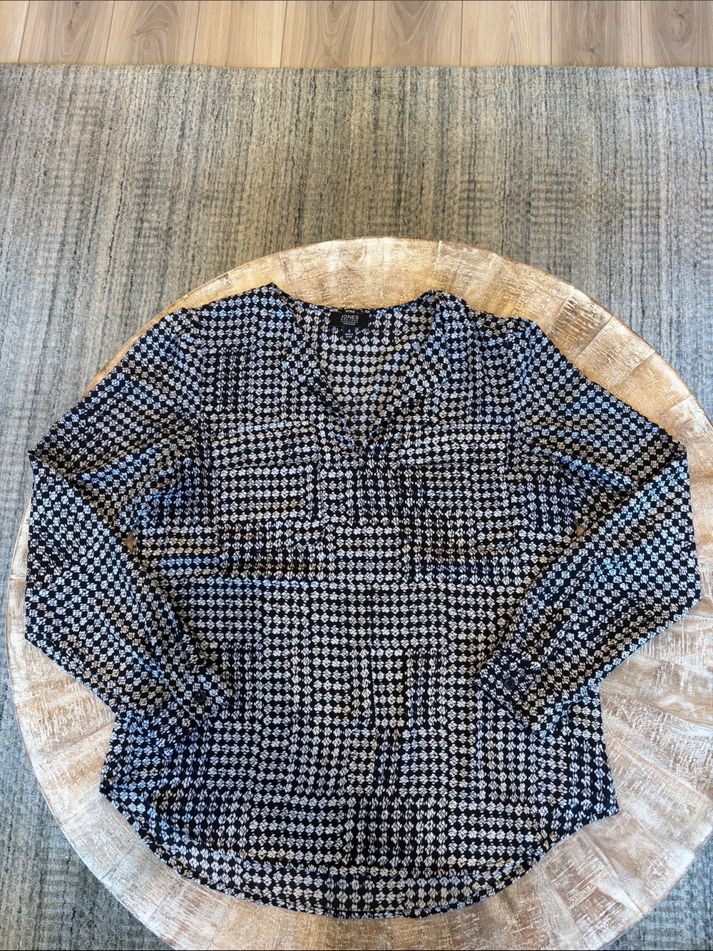 Jones New York Black and White Geometric Print Blouse